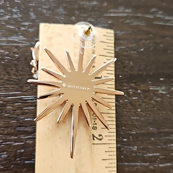 Babble Bar Necklace & Earrings - Picture 12 of 13